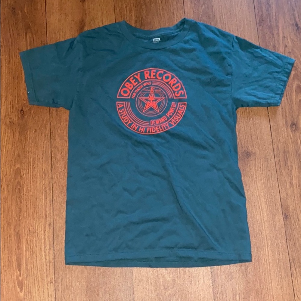 Obey tee
